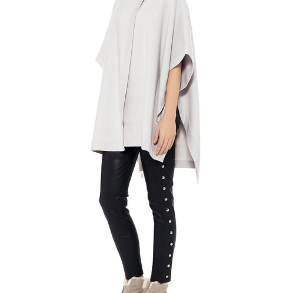 Theory poncho, NWT M/L